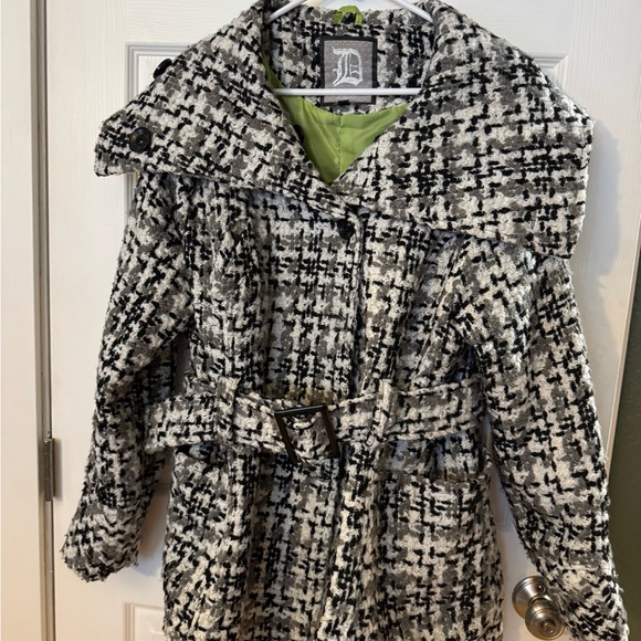 Dollhouse Tweed Peacoat Style - Picture 2 of 6